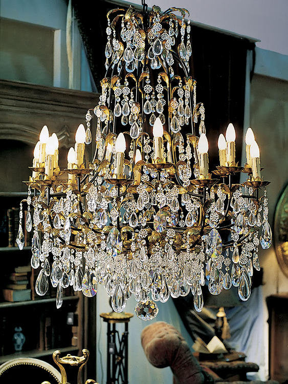 18-Light Candle Style Empire Chandelier