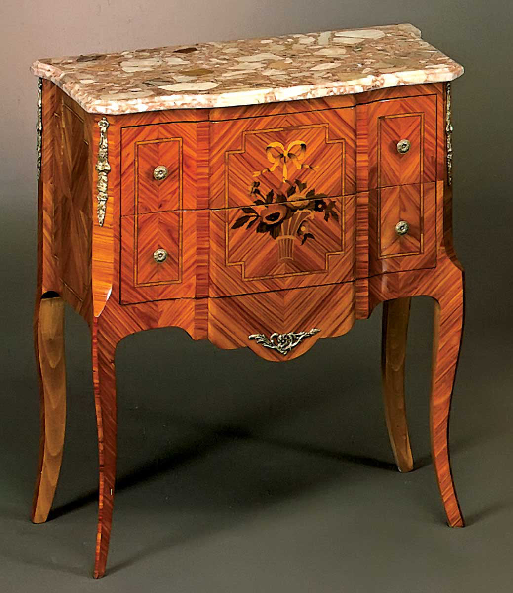 7 Drawer Accent Chest