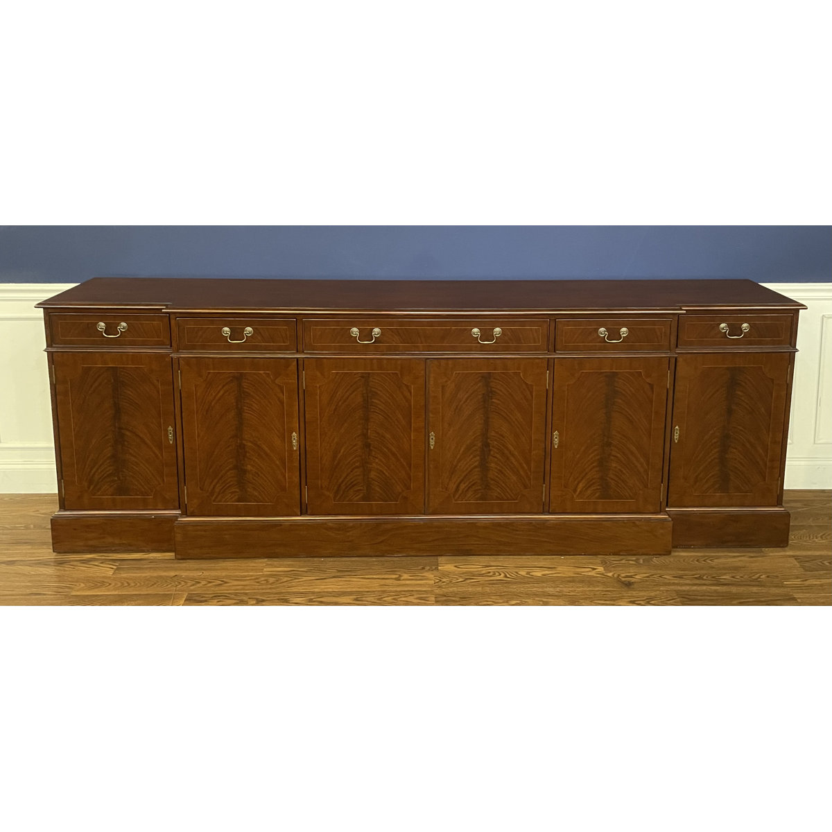 105'' W Credenza