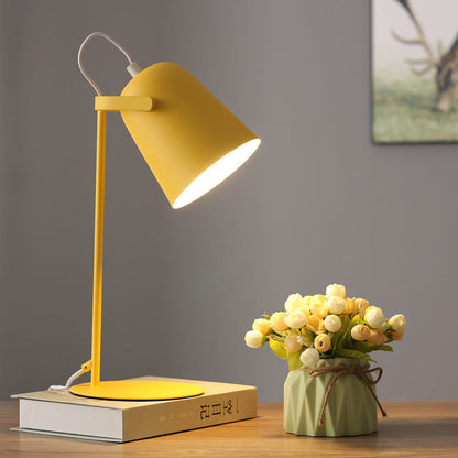 Creative LED Bedside Table Lamp �C Modern Bedroom Lighting