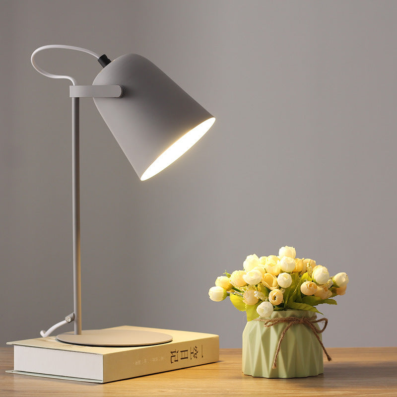 Creative LED Bedside Table Lamp �C Modern Bedroom Lighting