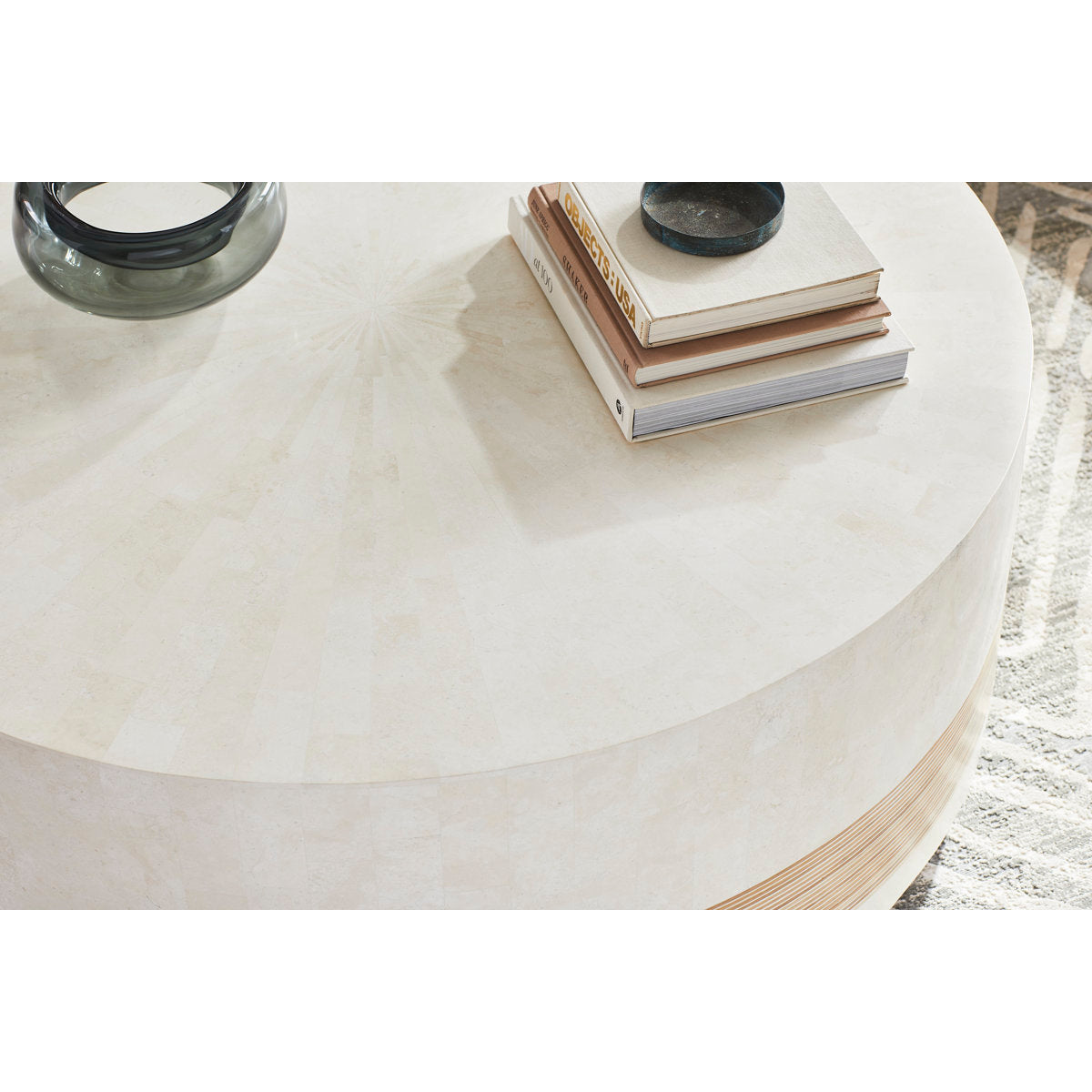 Alba Cocktail  Table