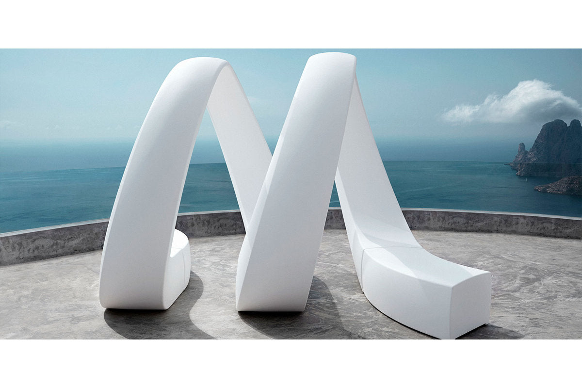 And Battery Plastic Tete-a-Tete Bench
