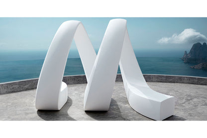 And Battery Plastic Tete-a-Tete Bench