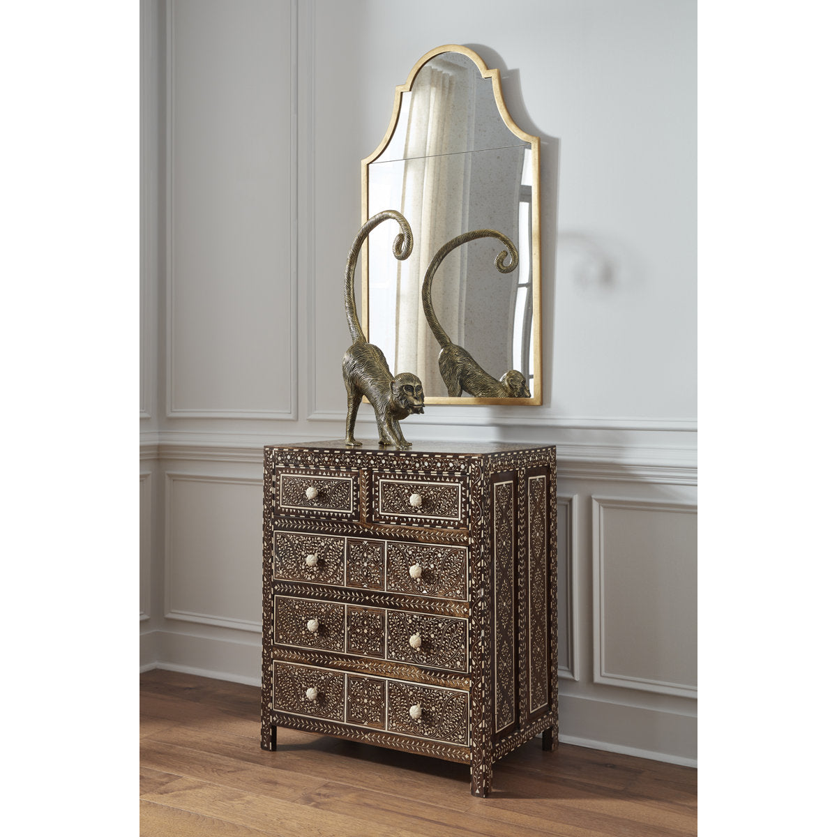 Aryana Chest