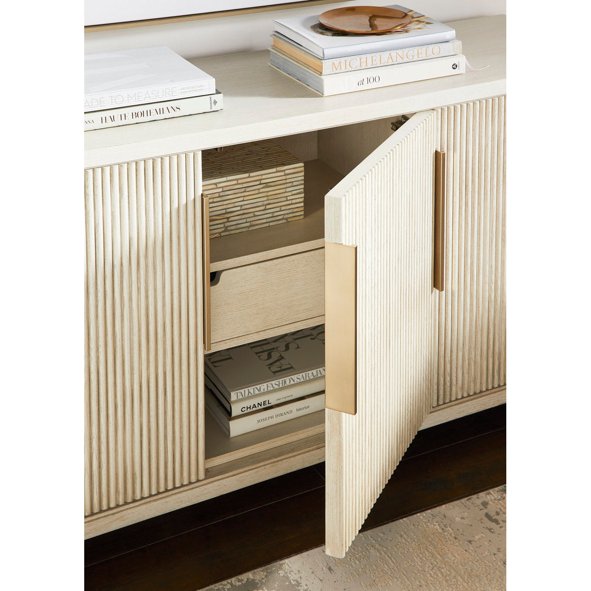 Axis MEDIA CONSOLE