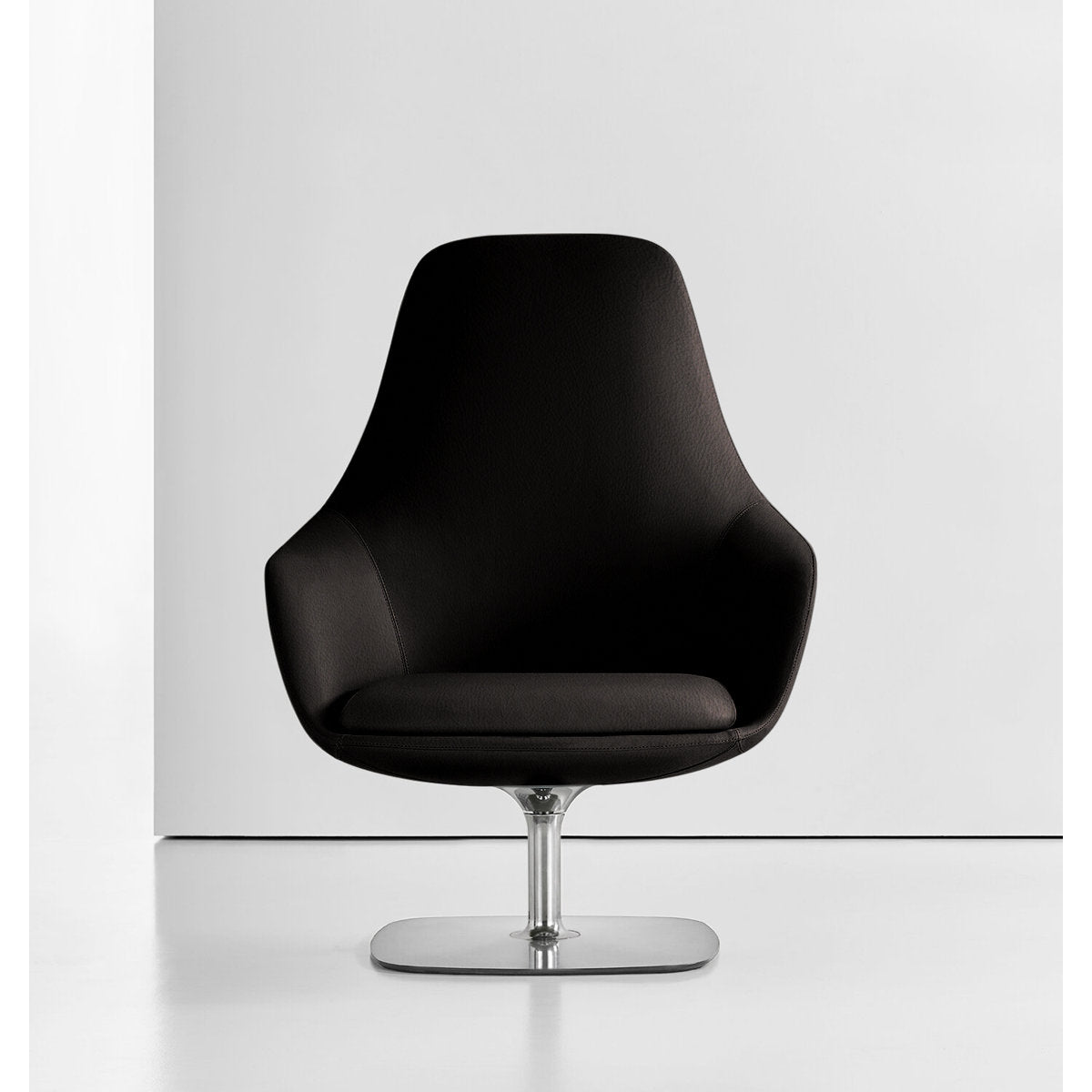 Canelle Swivel Lounge Chair