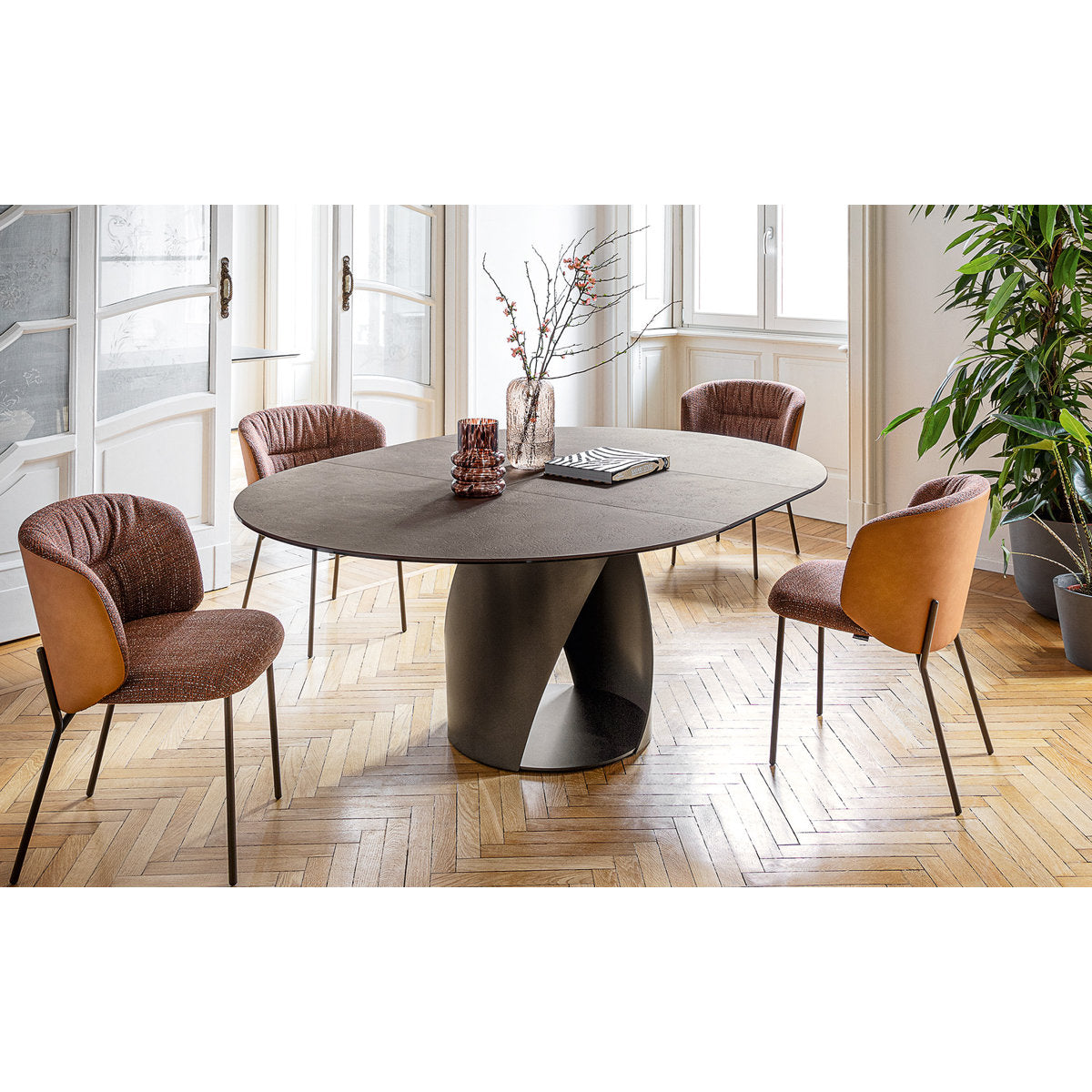 Cyclone Extendable Tables