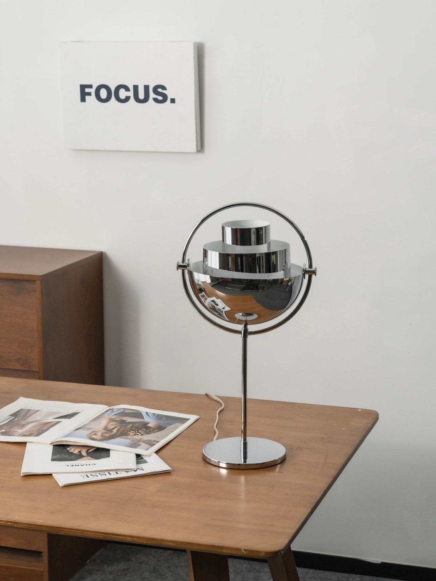Deformed Ball Table Lamp