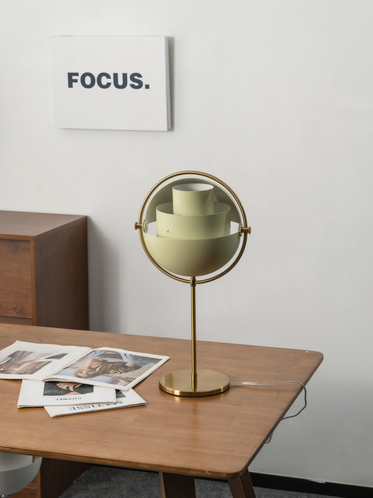 Deformed Ball Table Lamp