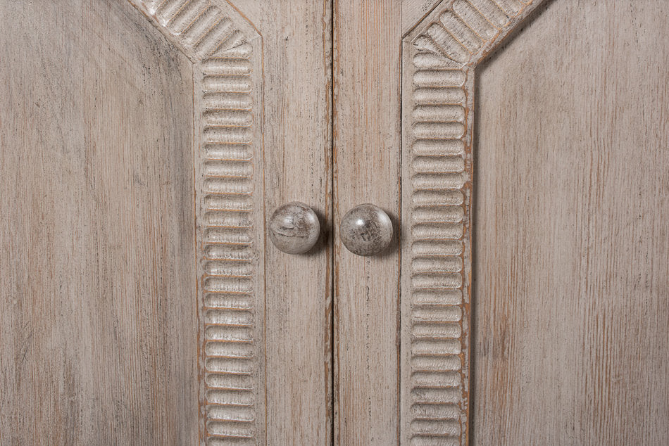 Diamond 112'' W Solid Wood Sideboard