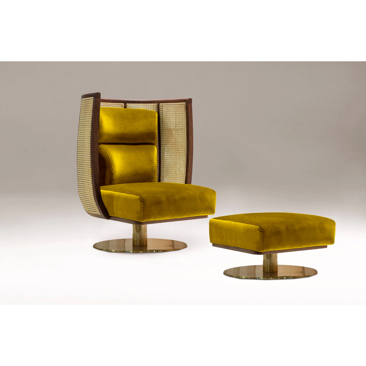 Egoista Swivel Barrel Chair