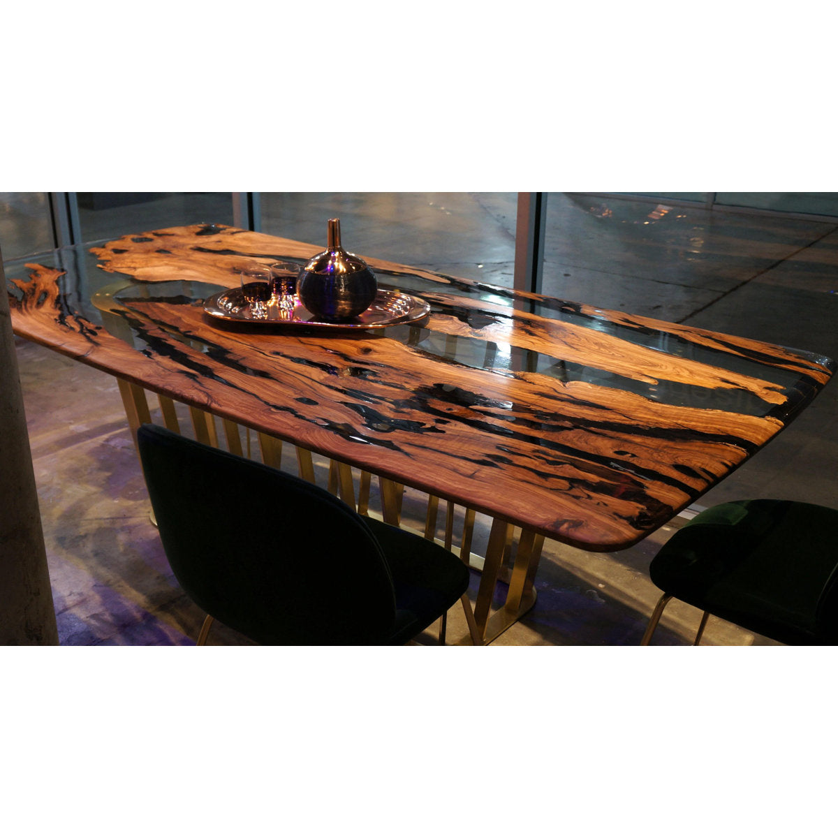 Giona Dining Table