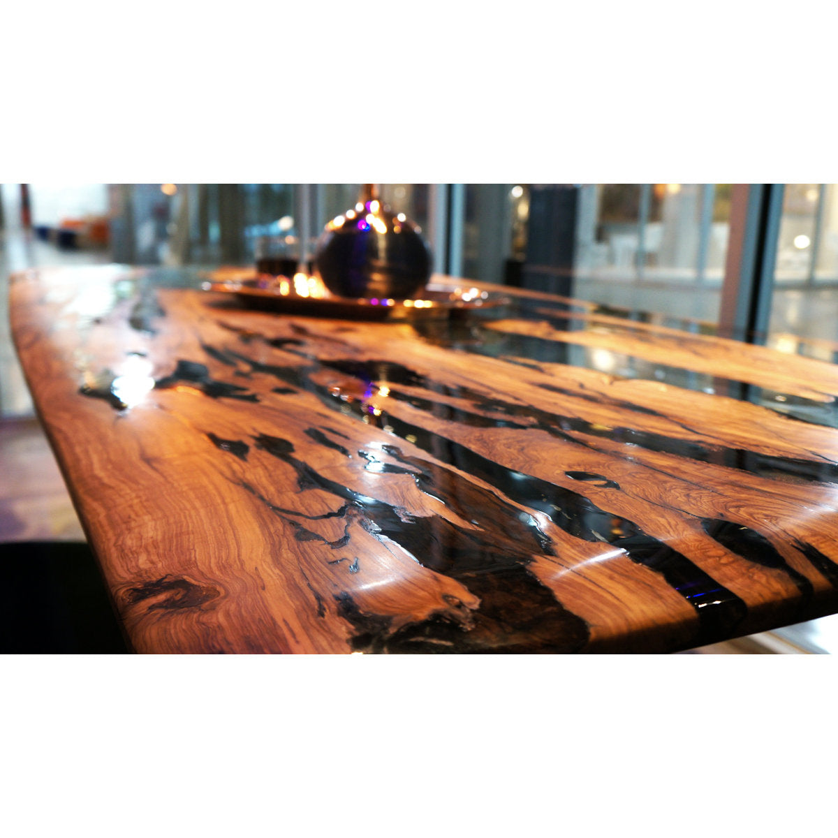 Giona Dining Table
