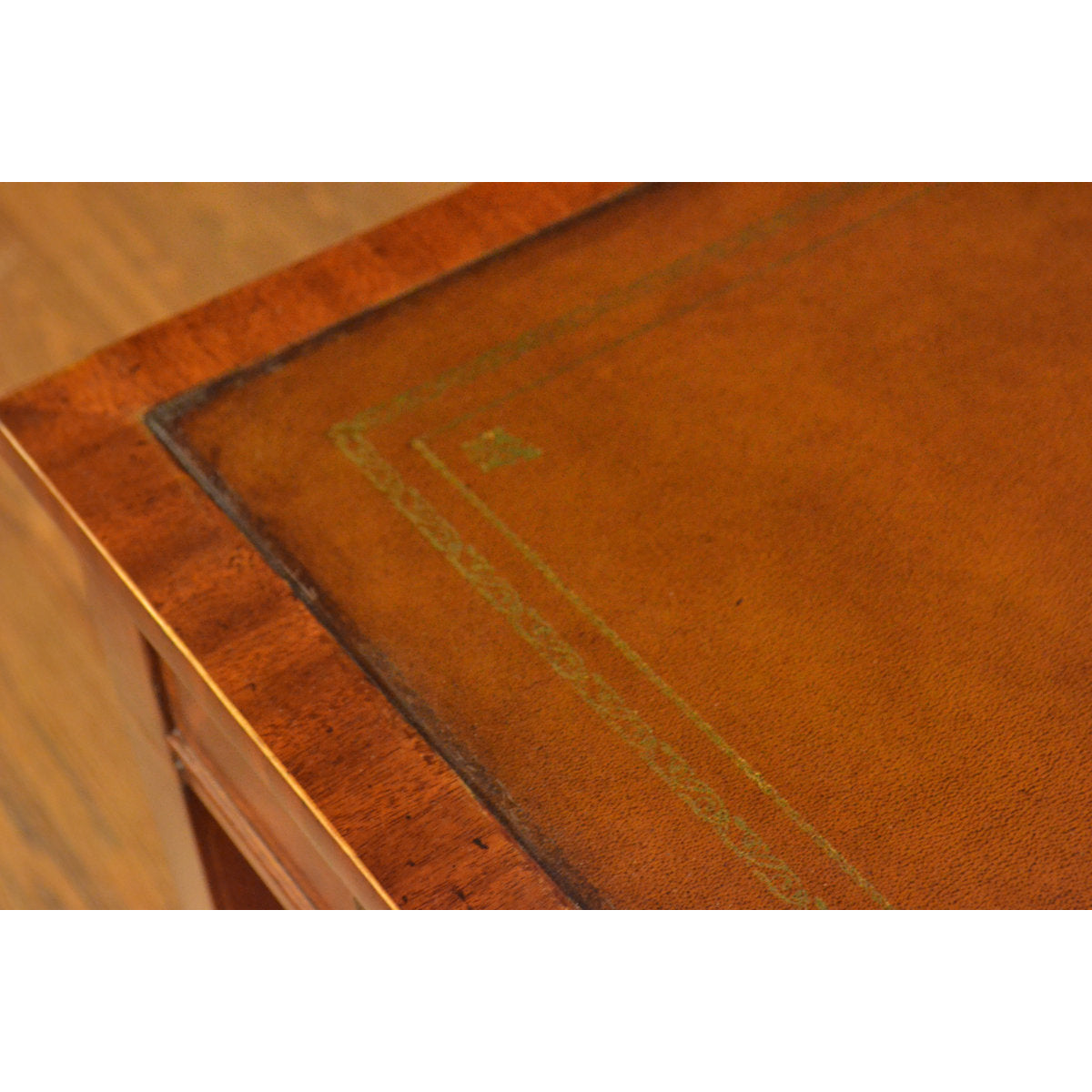 Hepplewhite Solid Wood Writing Desk