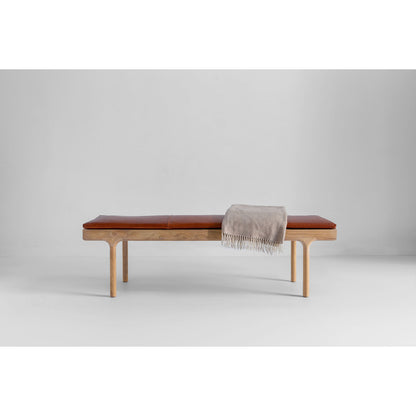Highland Bench | Wheat