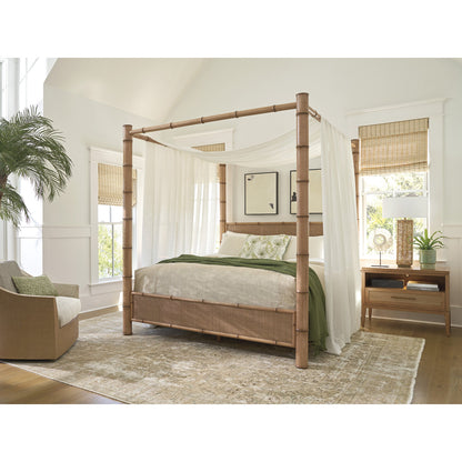 Islandia Canopy Bed