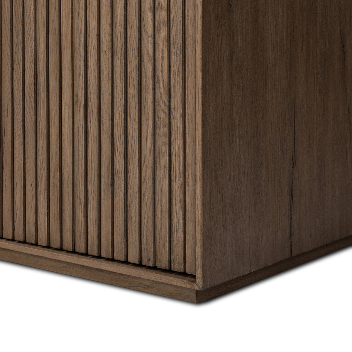 Leo Cabinet