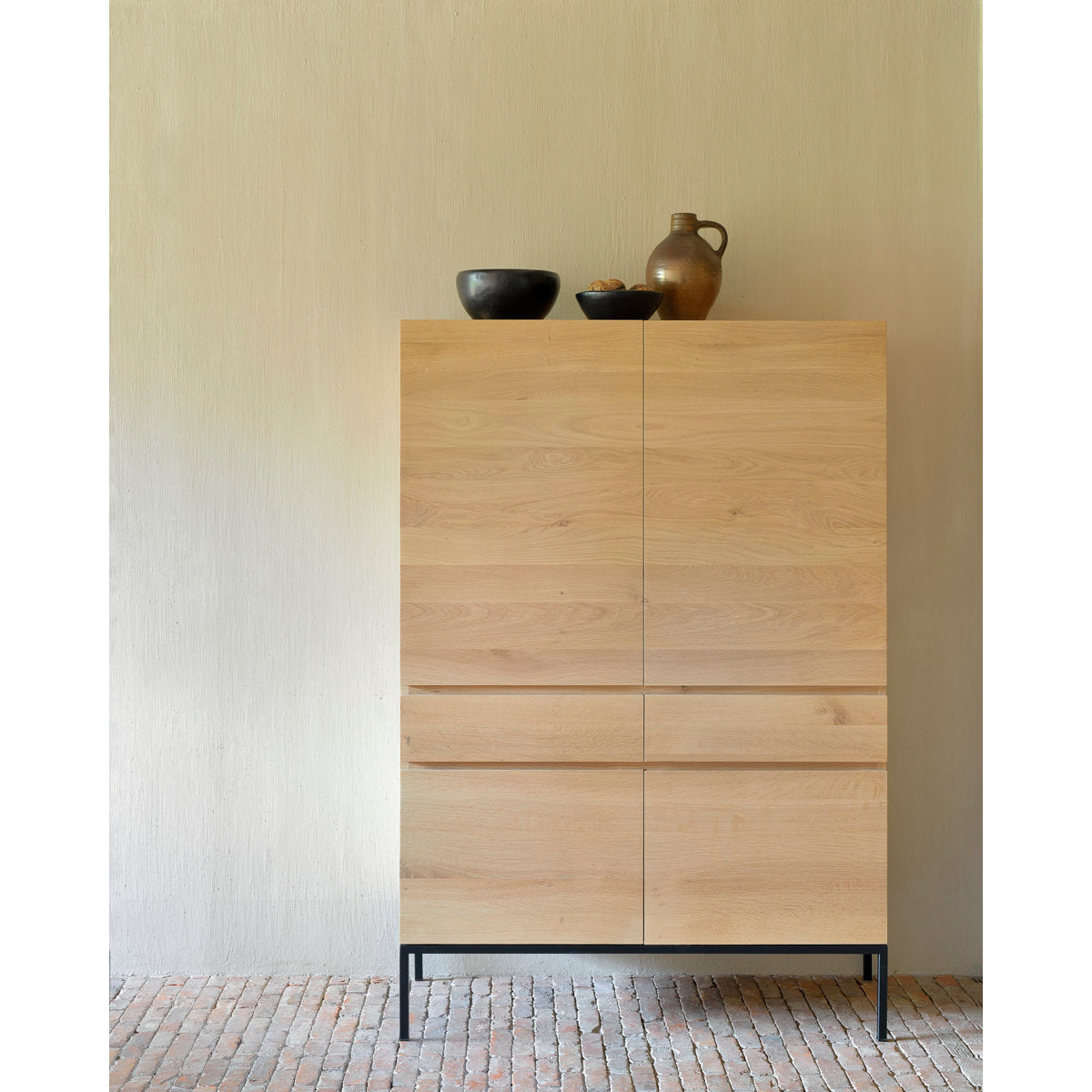 Ligna China Cabinet
