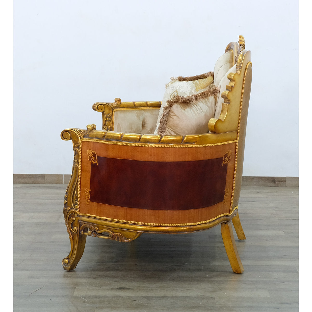 Maggiolini Loveseat