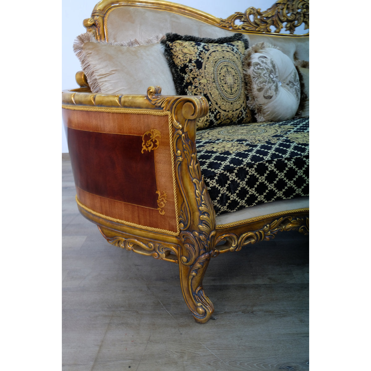Maggiolini Sofa