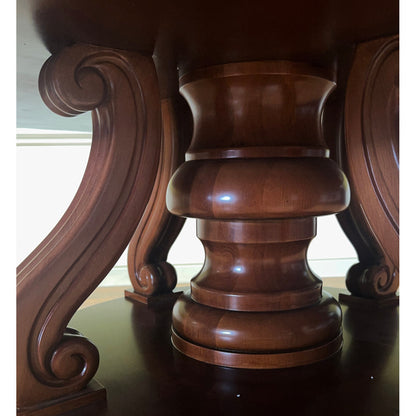 Mahogany Dining Table With Outswept Duncan Phyfe Pedestal