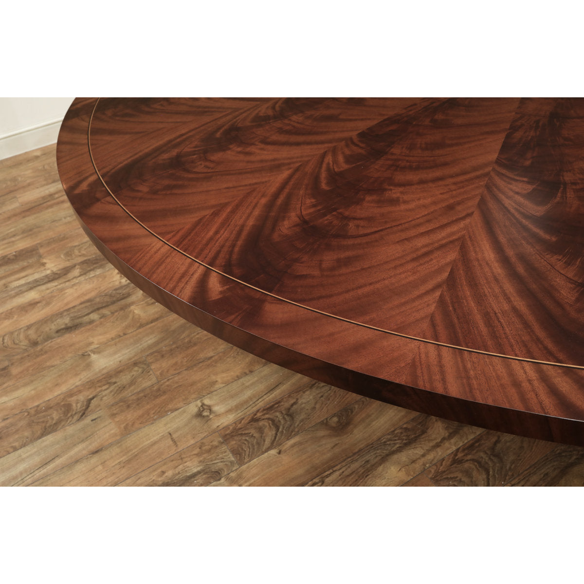 Mahogany Dining Table With Outswept Duncan Phyfe Pedestal