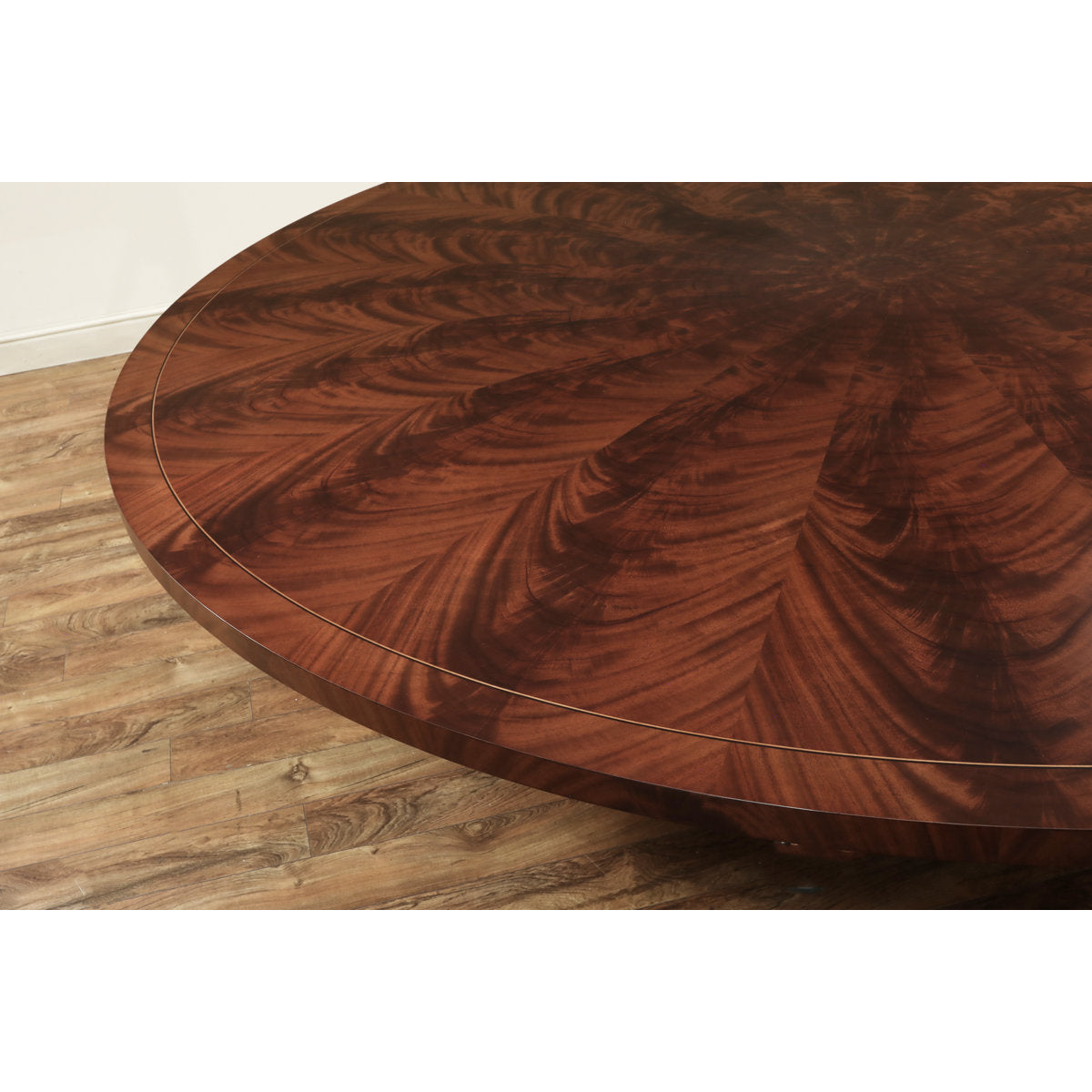Mahogany Dining Table With Outswept Duncan Phyfe Pedestal