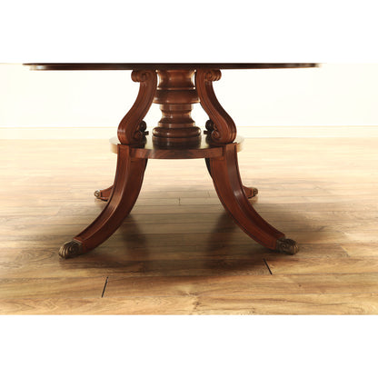 Mahogany Dining Table With Outswept Duncan Phyfe Pedestal
