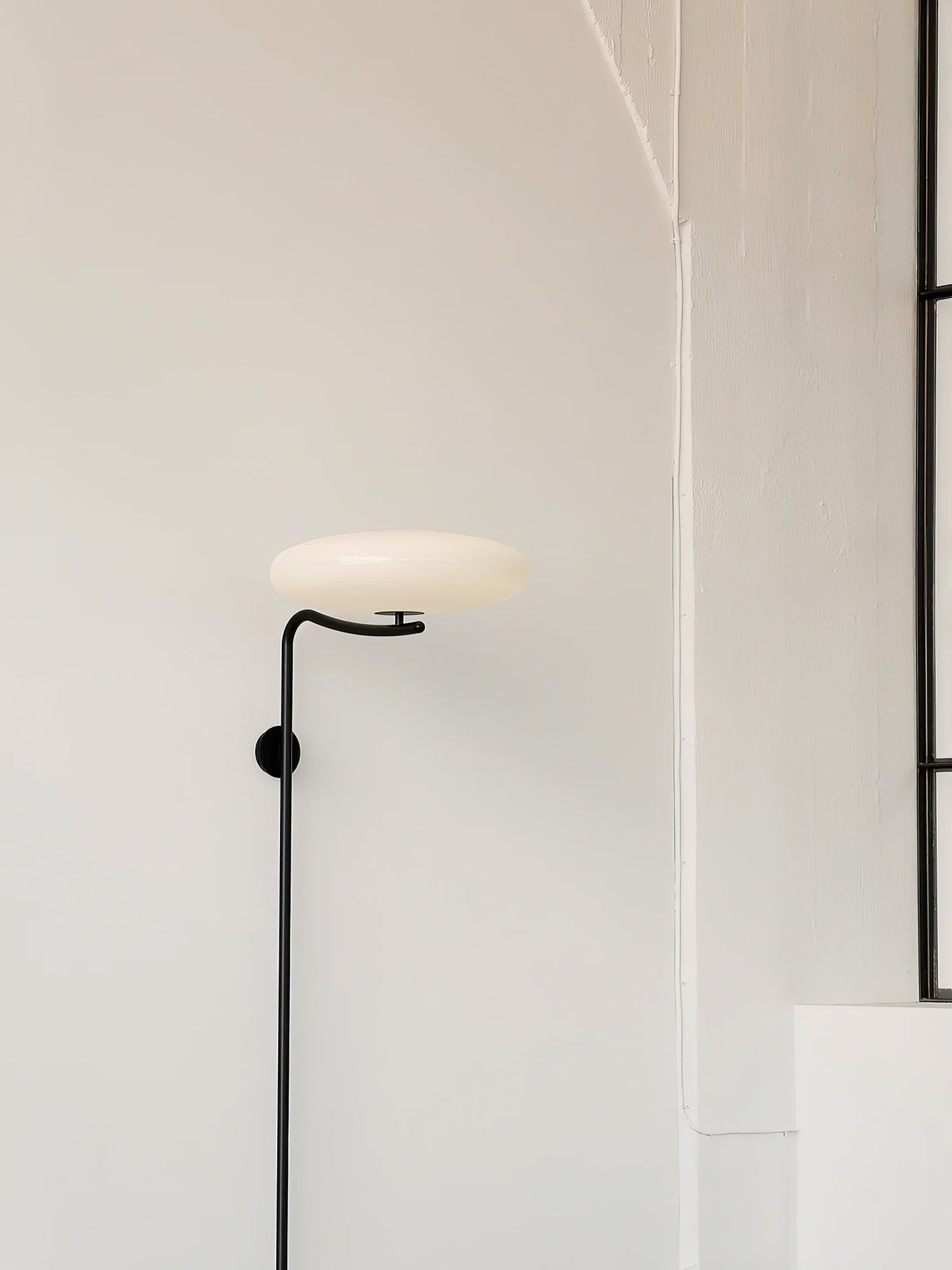 Arc Wall Lamp