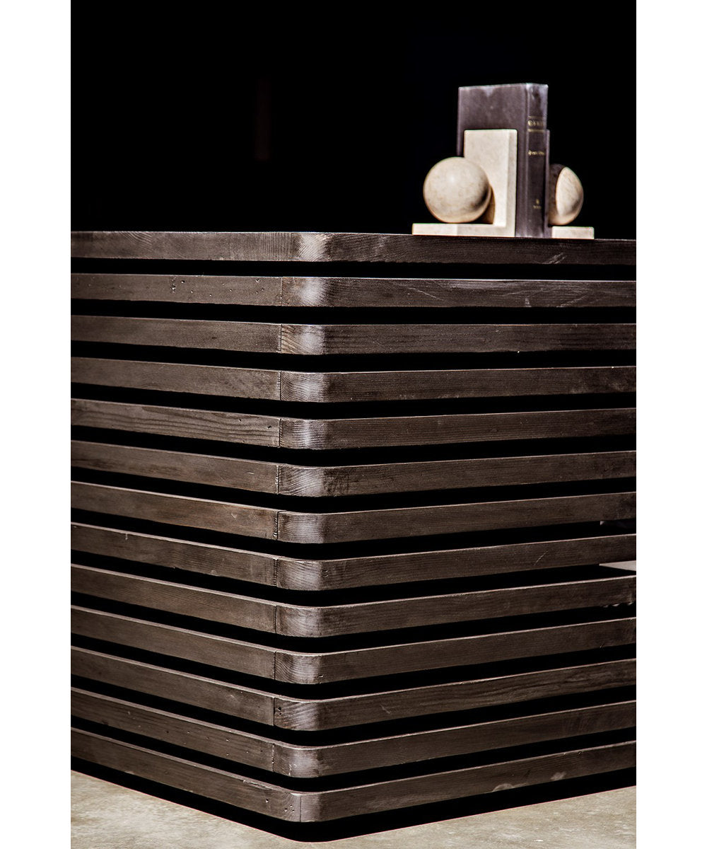 Milo Desk