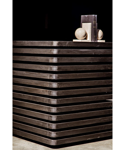 Milo Desk