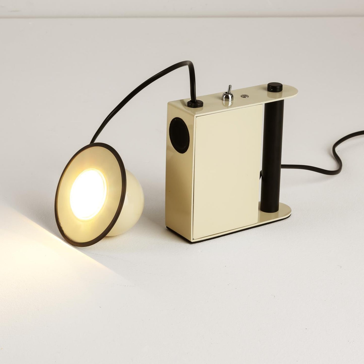 Roland Camera Table Light