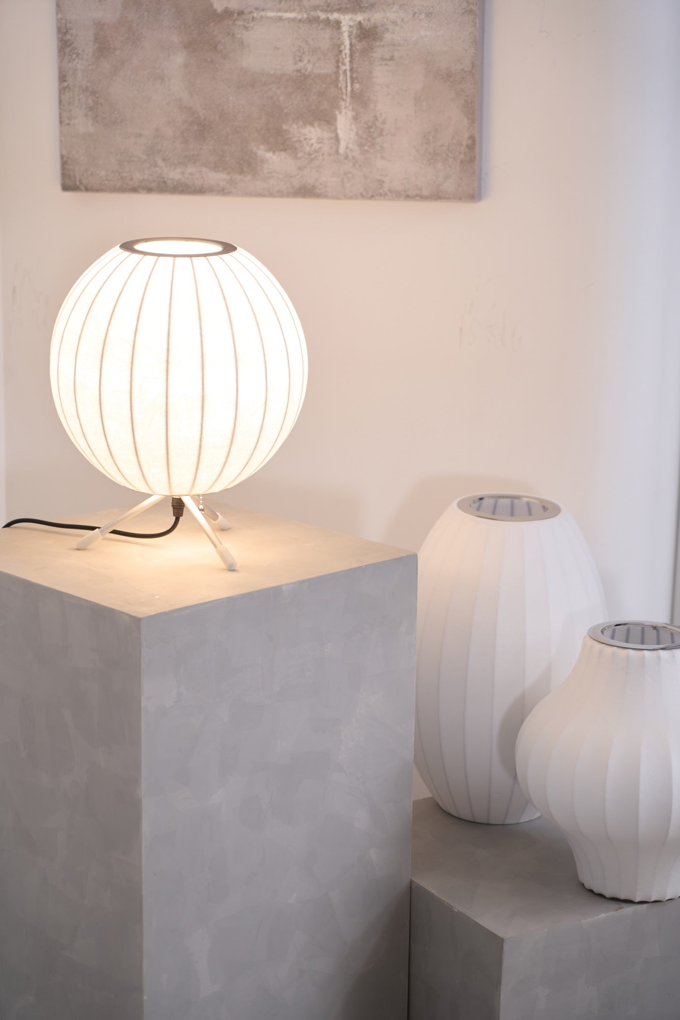 Tripod Bubble Table Lamp