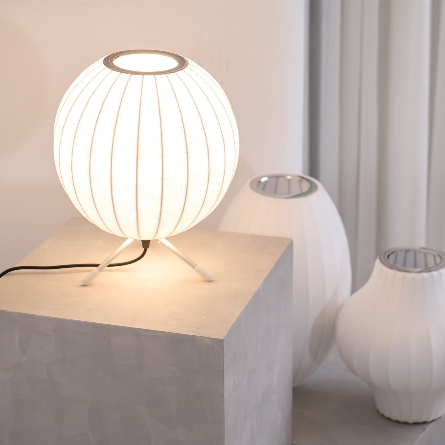 Tripod Bubble Table Lamp
