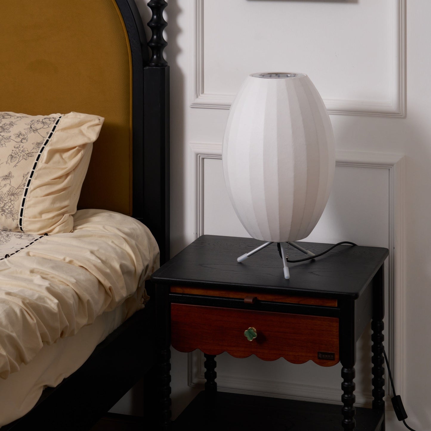 Tripod Bubble Table Lamp