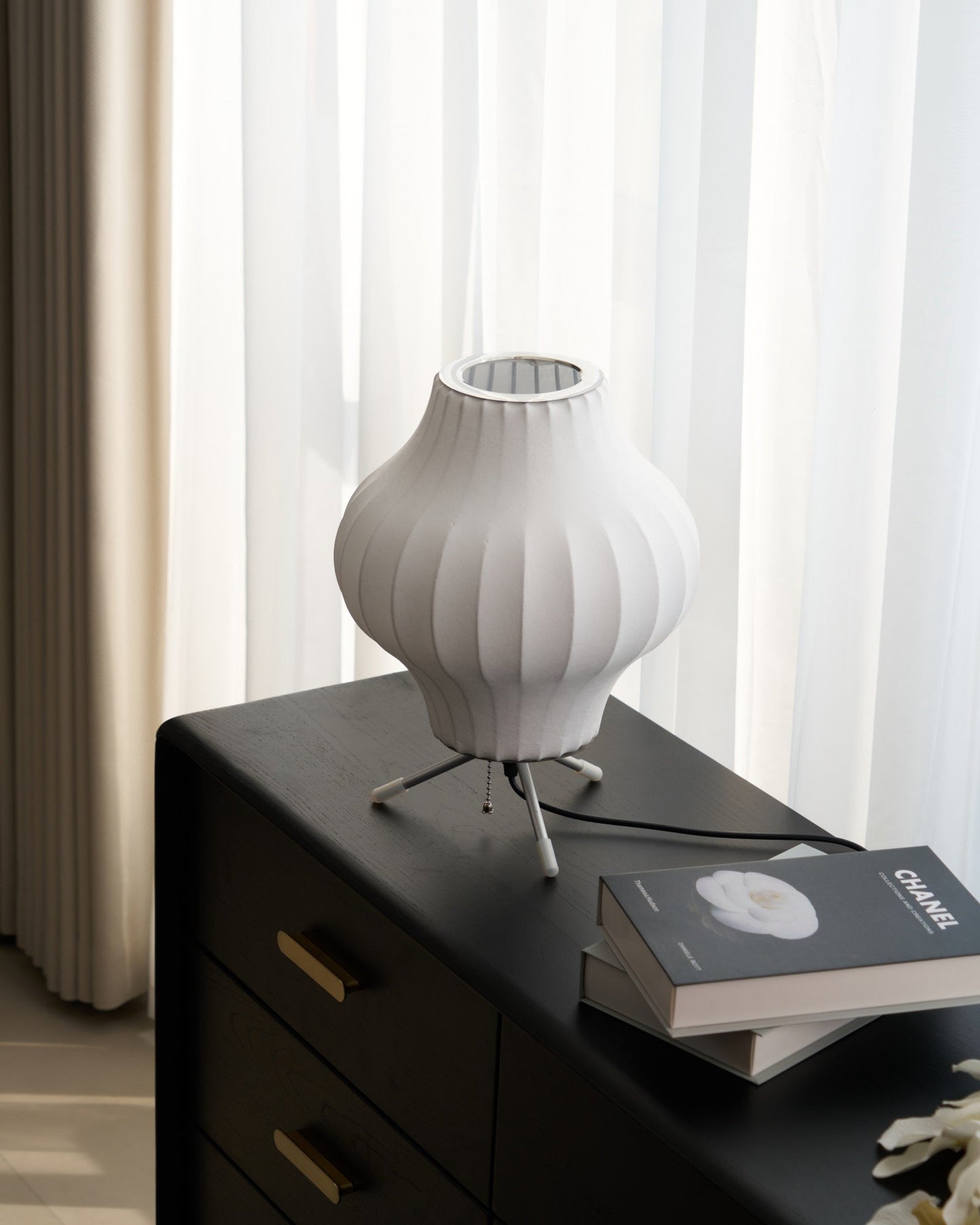 Tripod Bubble Table Lamp