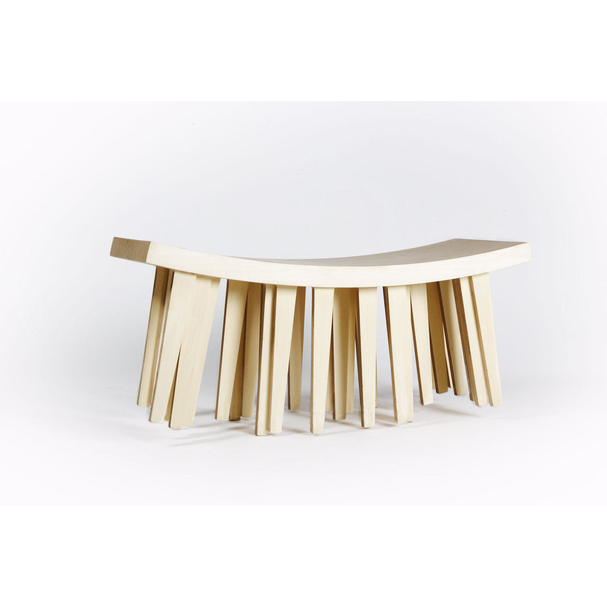 Pirwi Bench