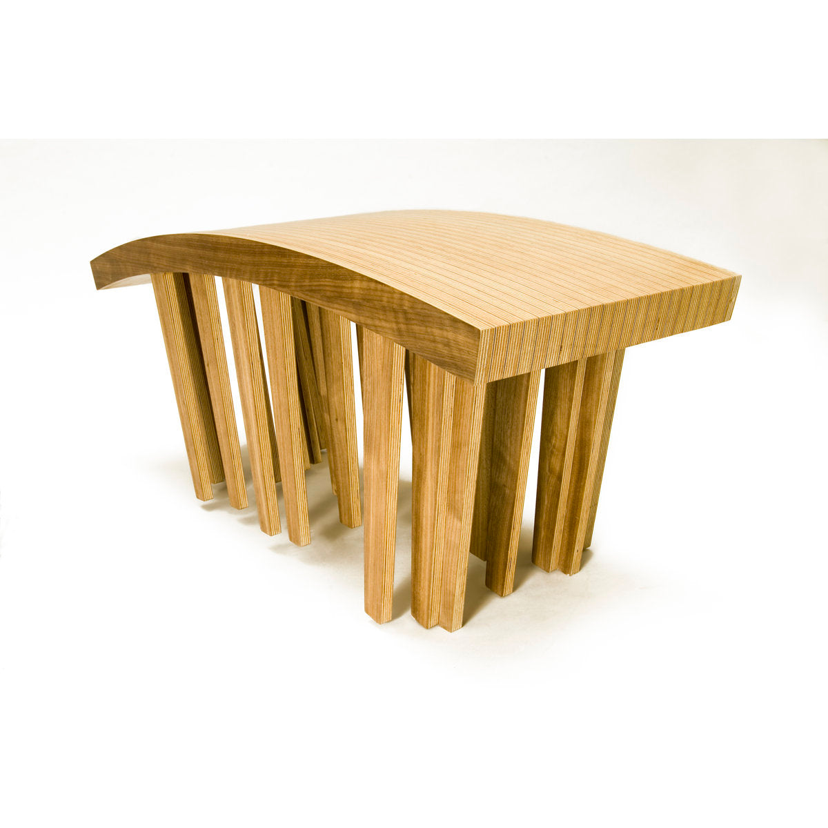 Pirwi Bench