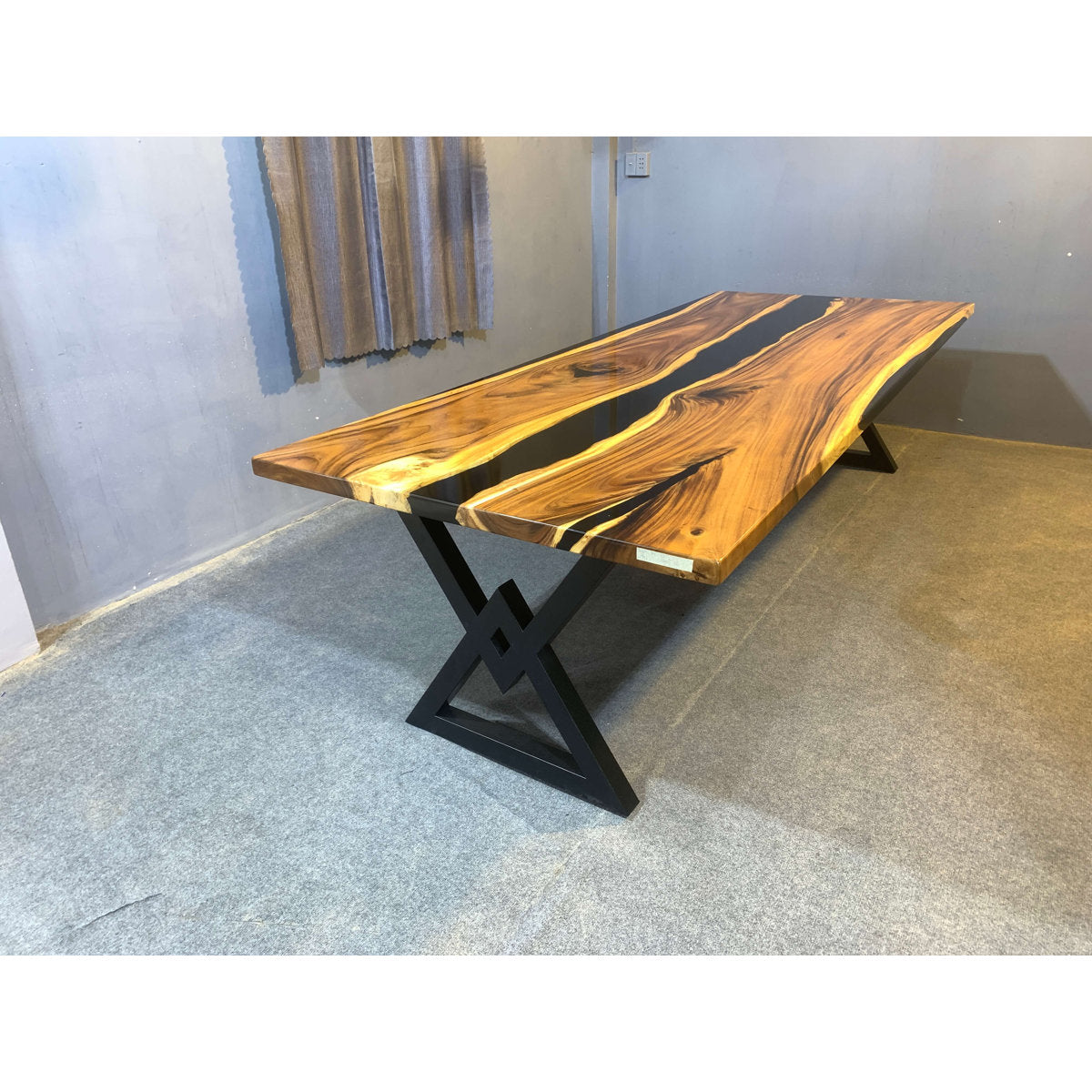 Santo Dining Table