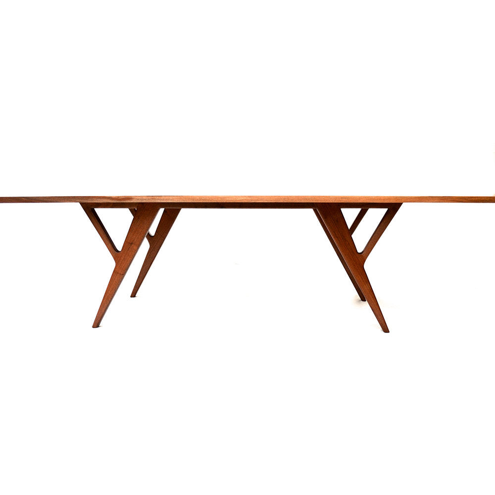 Sedute Solid Wood Dining Table