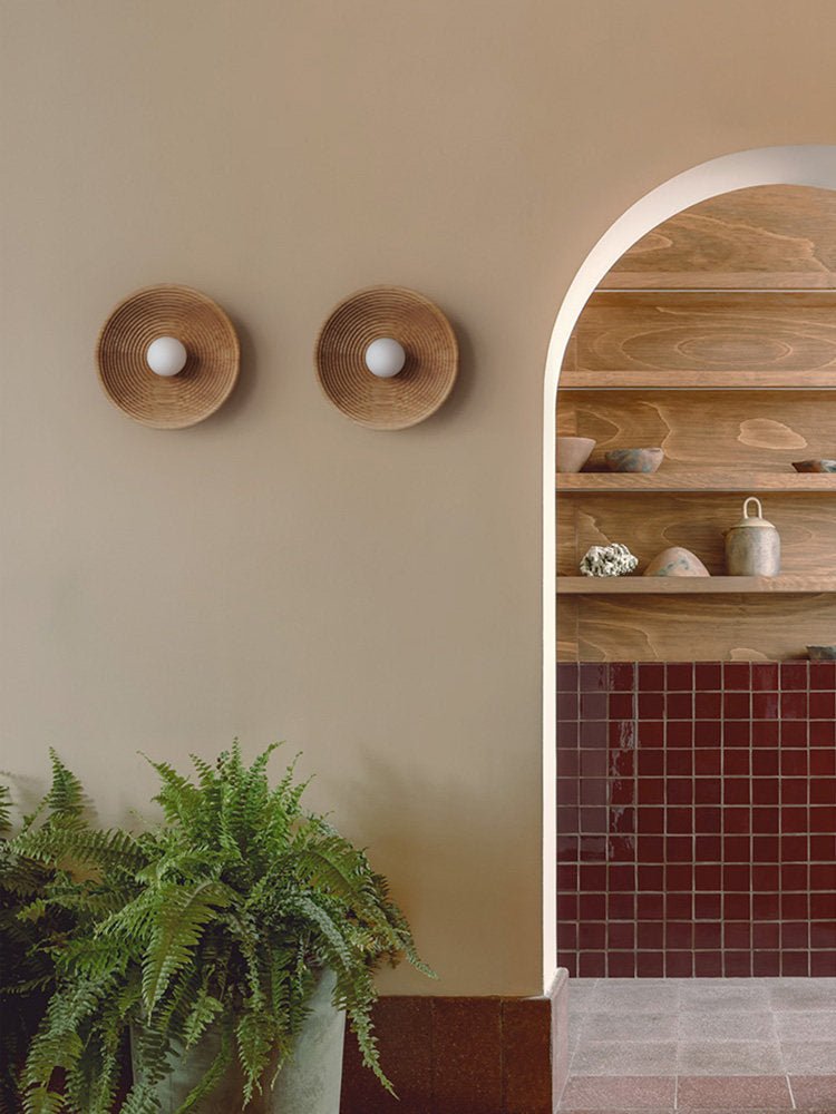 Solvara Ripple Wall Light