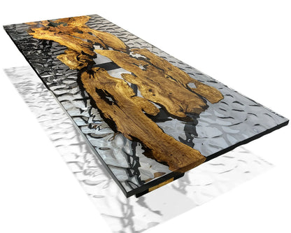 Staphyle Dining Table