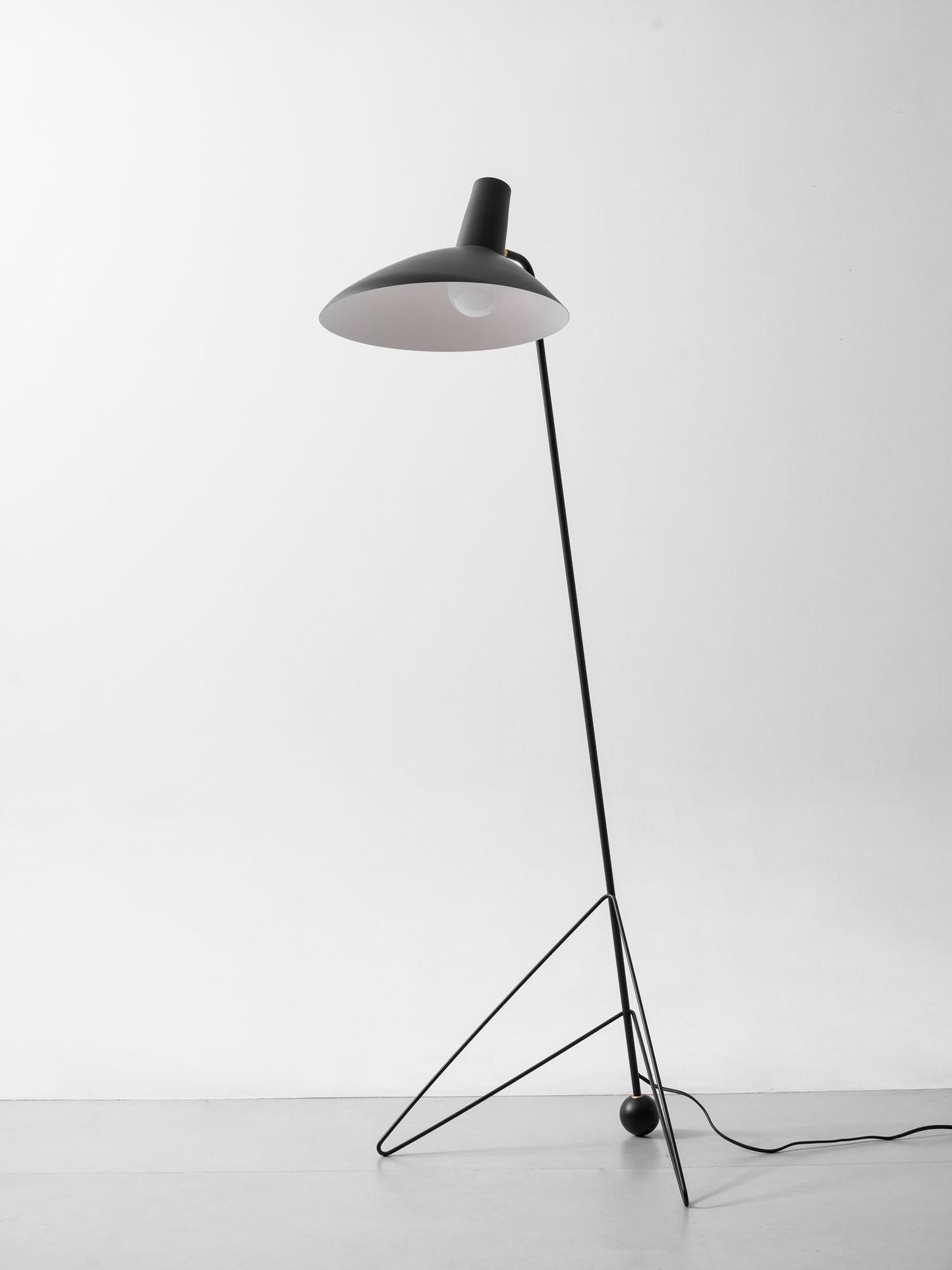 Svelte Noir Floor Lamp