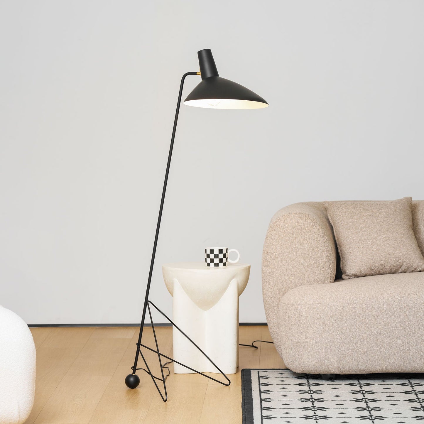 Svelte Noir Floor Lamp