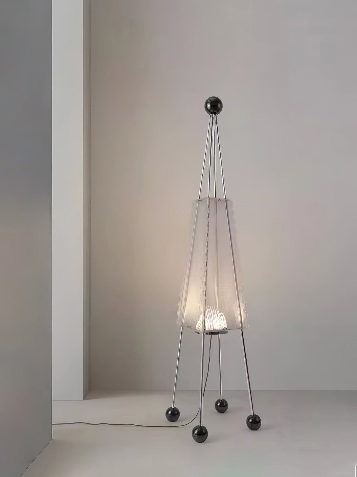 Obelisk Mesh Floor Lamp