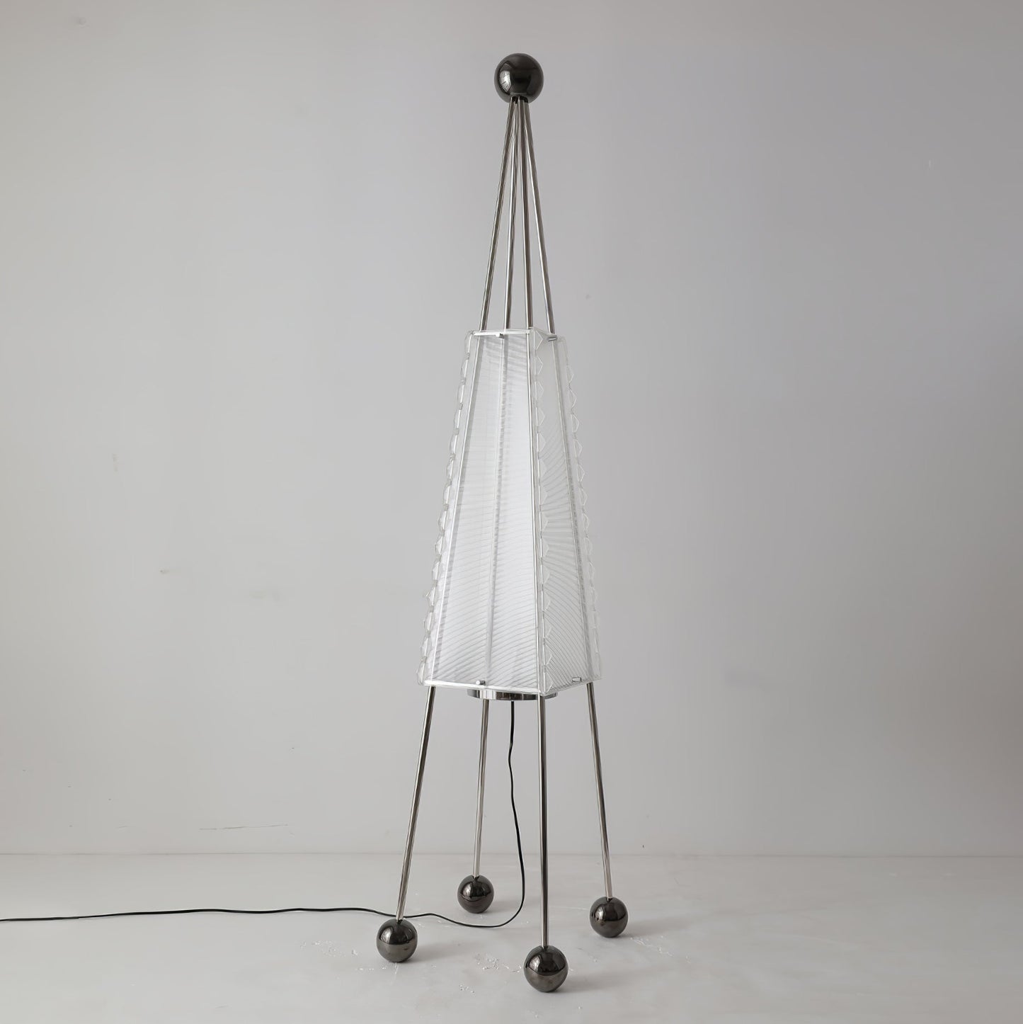 Obelisk Mesh Floor Lamp