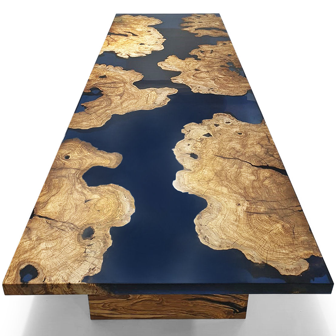 Thyria Dining Table