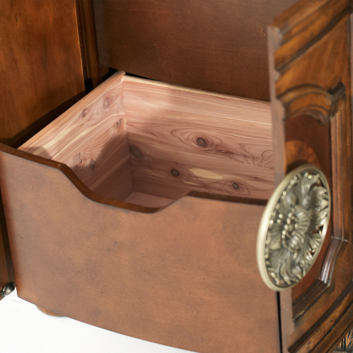 Villa Valencia Dresser & Mirror Set