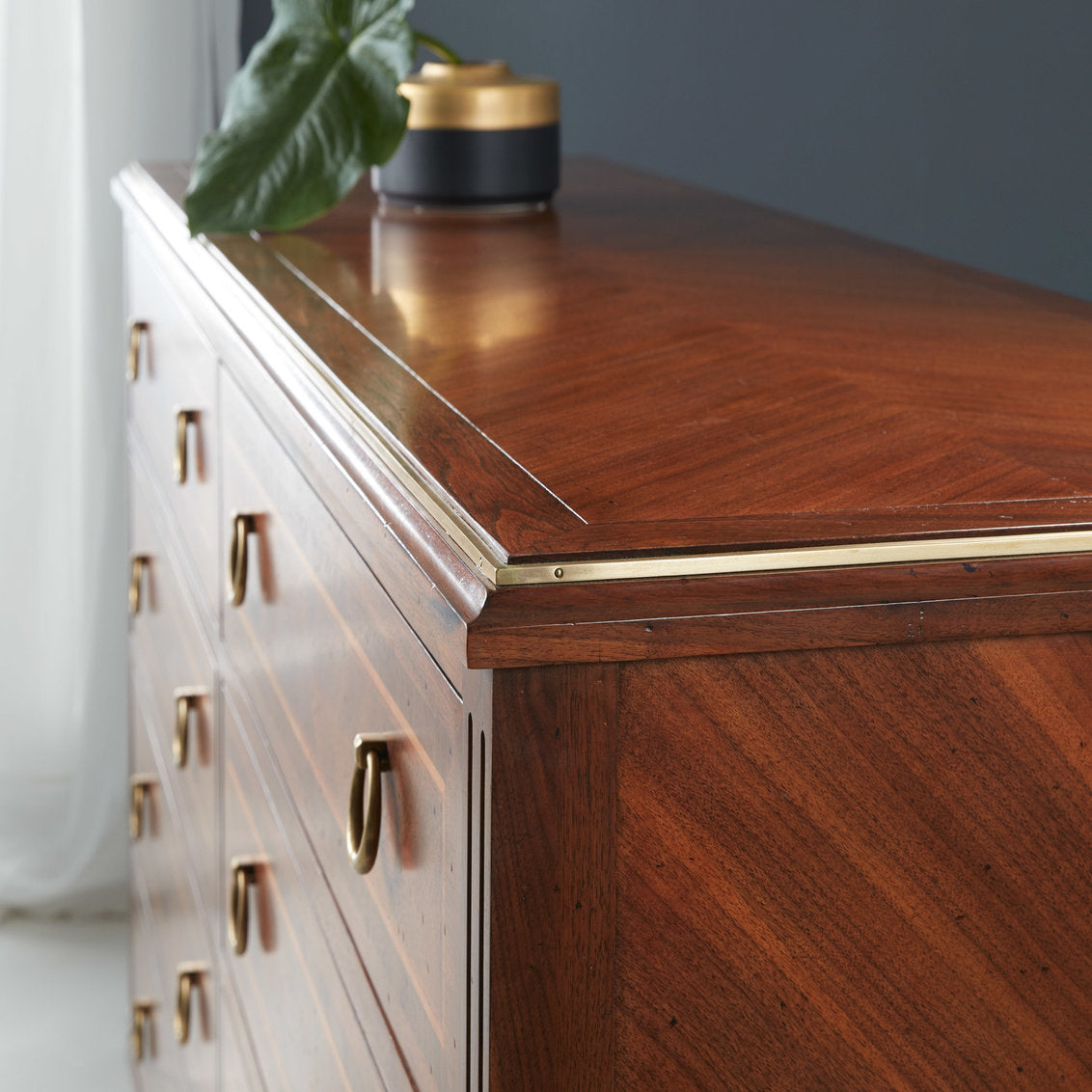Villeneuve 3 - Drawer Dresser